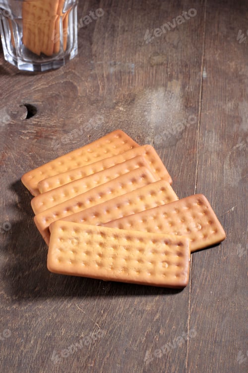 Preview: Graham Cracker on Wooden Table