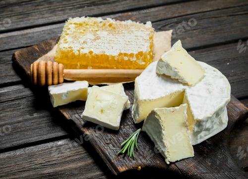 Preview: Brie cheese with honey comb.