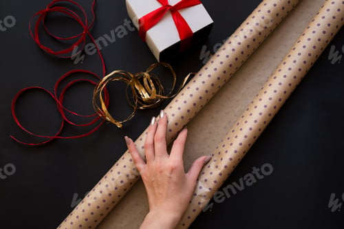 Preview: Wrapping paper presents