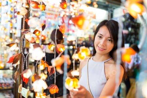 Preview: Woman shopping in the store