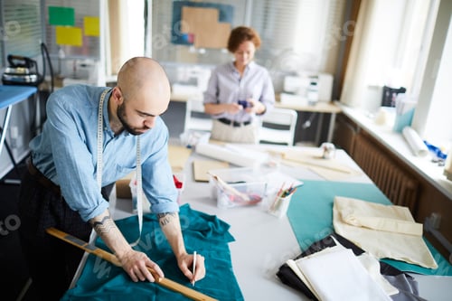 Preview: Tailor taking measures
