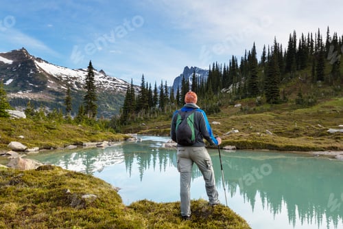 Preview: Relaxing on mountain lake