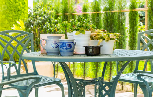 Preview: Outdoor patio with plants