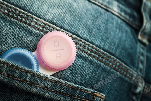 Preview: Container for contact lenses in jeans pocket