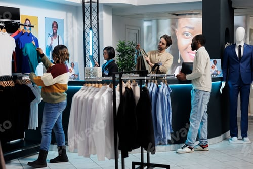 Preview: Cashier and customer at store counter