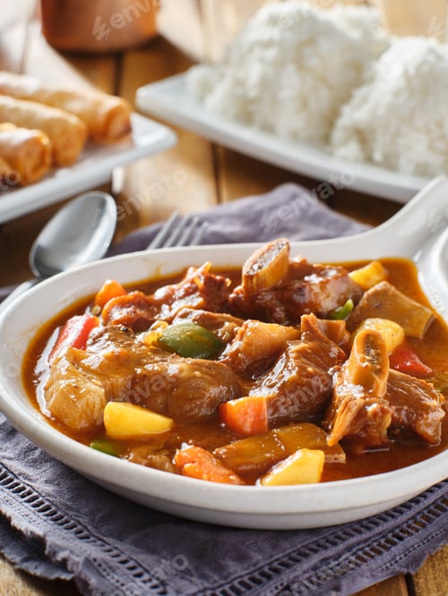 Preview: filipino beef kaldereta in bowl