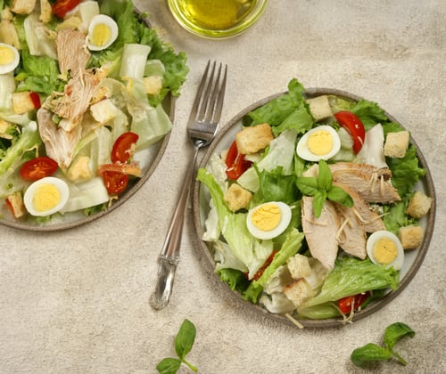 Preview: Caesar salad with chicken and quail eggs