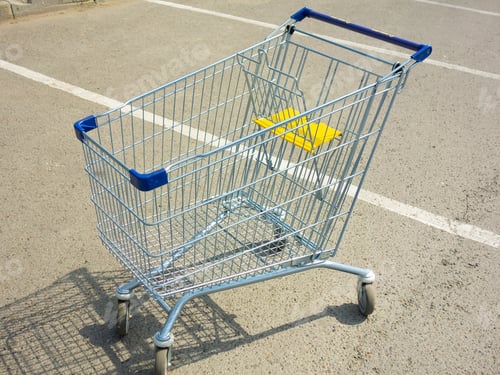 Preview: A shopping basket on the pavement