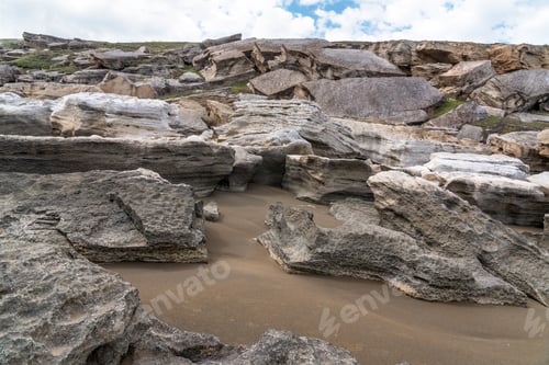 Preview: Rocks of amazingly beautiful shapes
