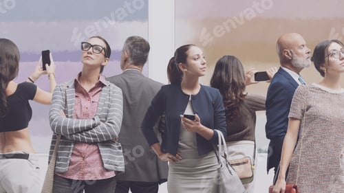 Preview: Visitors at the art gallery