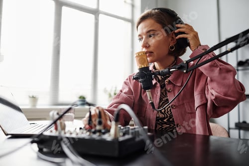 Preview: Female Music Creator