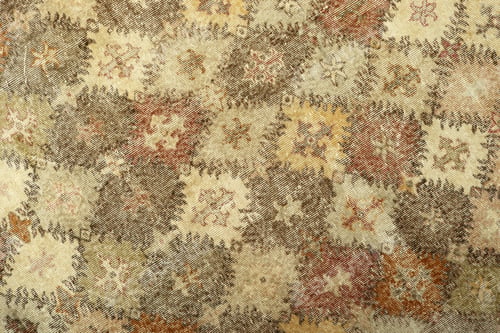 Preview: Textures and patterns in color from woven carpets