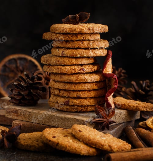 Preview: Homemade oatmeal cookies with spices and pine cones