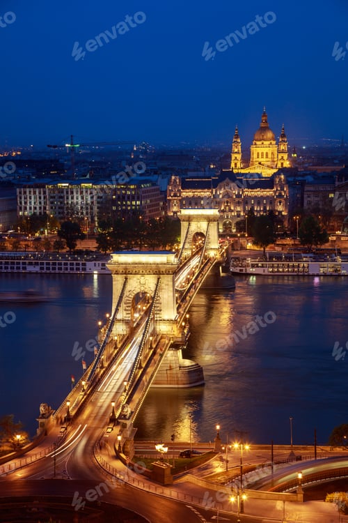 Preview: Cain Bridge illuminated at night, Budapest Hungary.