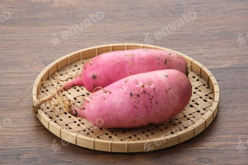 Preview: Fresh Red Radish (Lobak Merah)