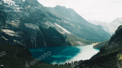 Preview: Stunning mountain landscape with turquoise lake.