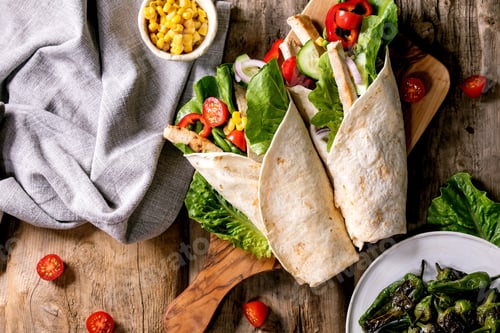 Visualização: Envolvimento tradicional de tortilla mexicana com carne de porco