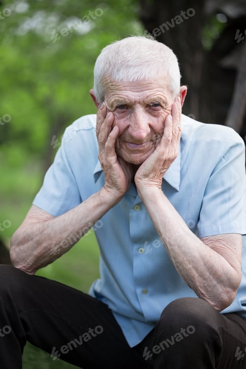 Preview: portrait senior man