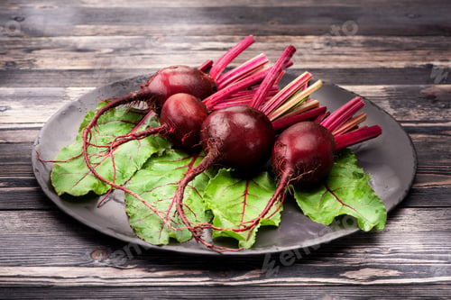 Preview: Beetroot with leaves