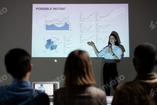Preview: Giving speech on own startup project