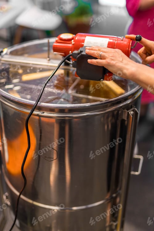Preview: Machines and equipment for beekeeping. Equipment for honey production