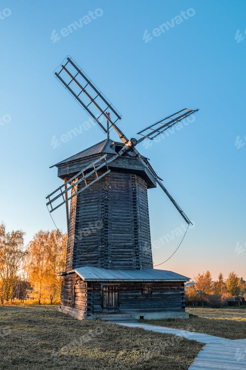 Preview: Traditional wooden windmill in Suzdal, Russia