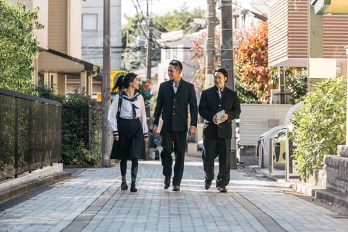 Preview: Japanese students meeting outdoors