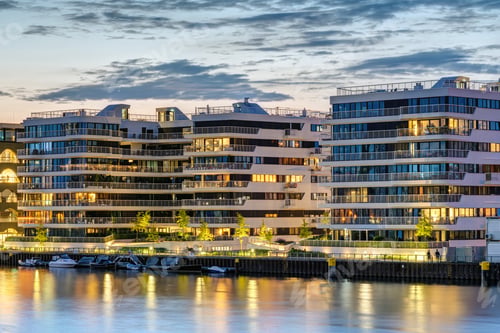 Preview: Modern apartment buildings at the river Spree