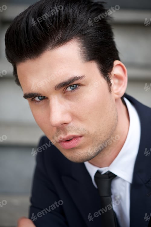 Preview: Portrait of an attractive young businessman