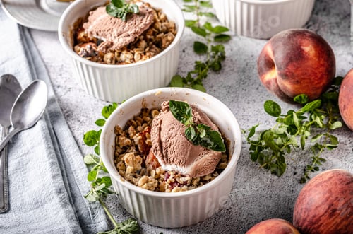 Preview: Baked oatmeal with fruit and maple syrup