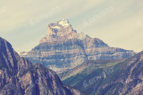Preview: Mountains in Canada