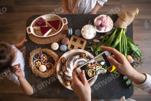 Preview: Easter holiday. photo of the table from the phone.