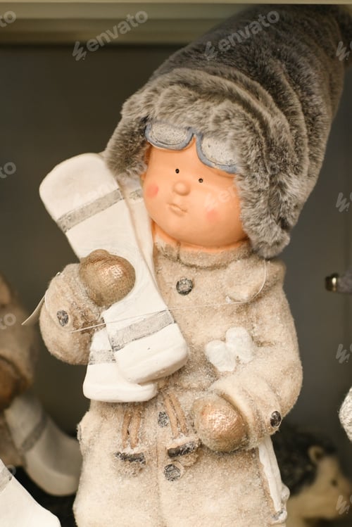 Preview: Ceramic figurines christmas toys are sold in the store