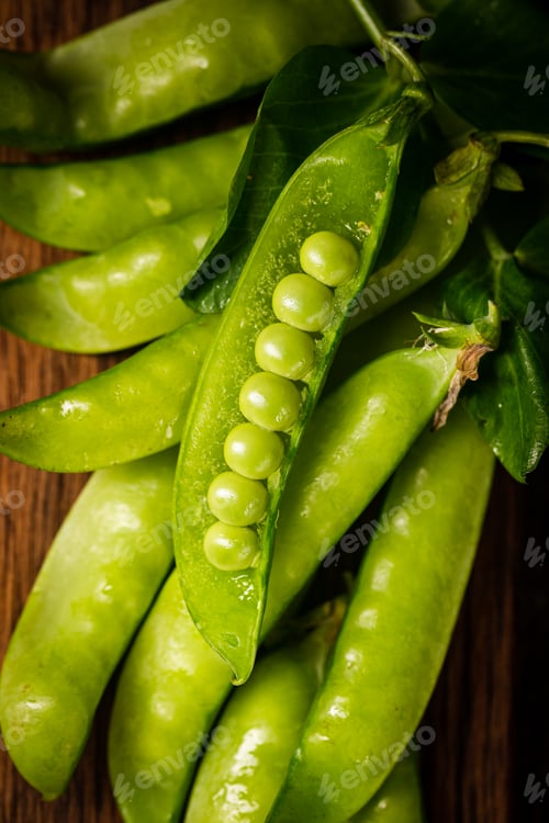 Preview: Pods of green peas
