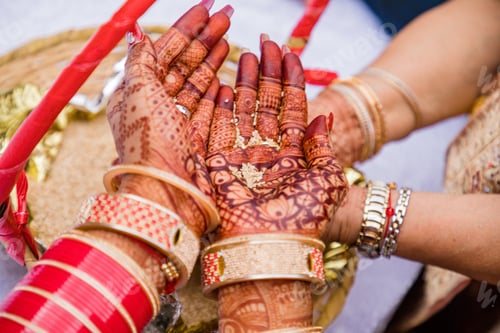 Preview: Kenya Indian Hindu Asian Wedding Details Textures Henna Process
