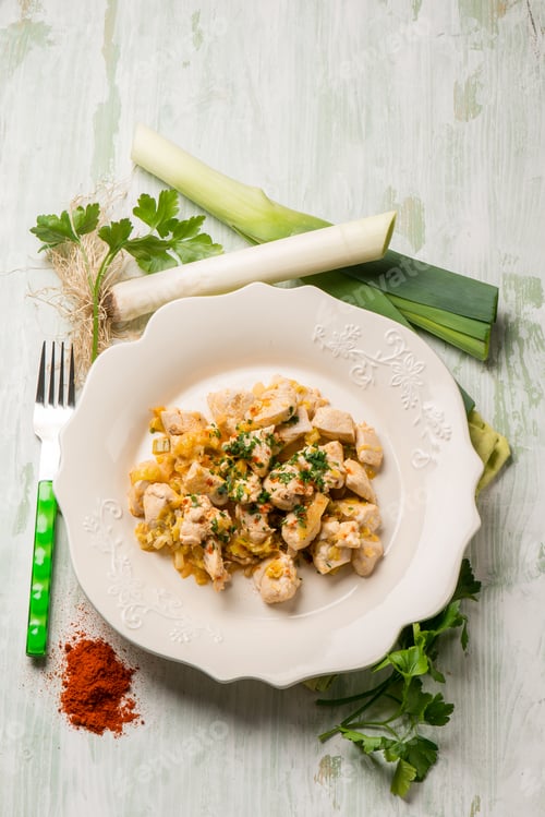 Preview: turkey chest stew with red pepper and leek