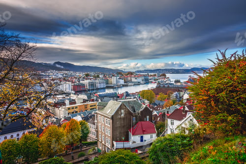 Preview: View of the beautiful Bergen bay in autumn