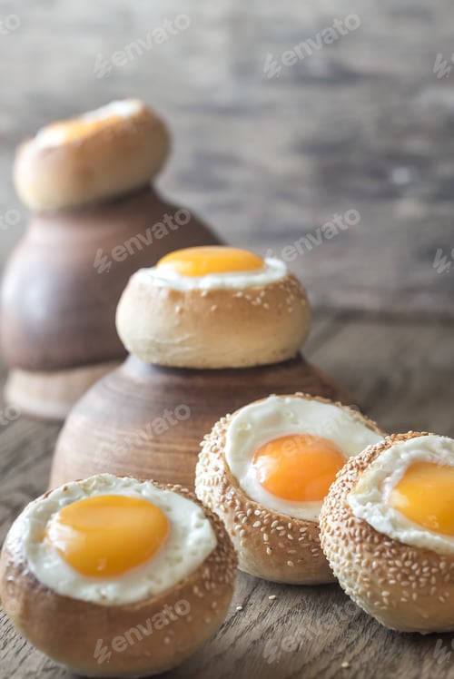 Preview: Egg-in-a-hole buns