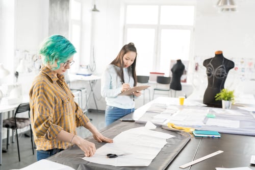 Preview: Fashion Designers Working in Atelier