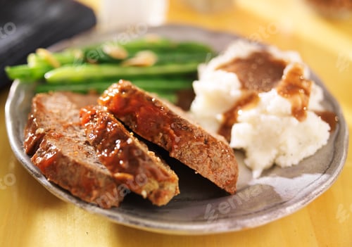Preview: meatloaf with greenbeans and mashed potatoes
