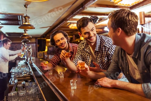 Preview: Men in pub