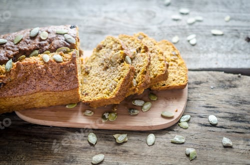 Preview: Loaf of pumpkin bread