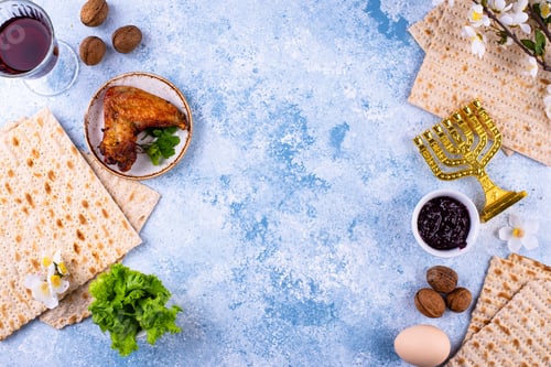 Preview: Traditional Passover Seder plate with symbolic foods. Symbolic of Jewish holiday Pesah.