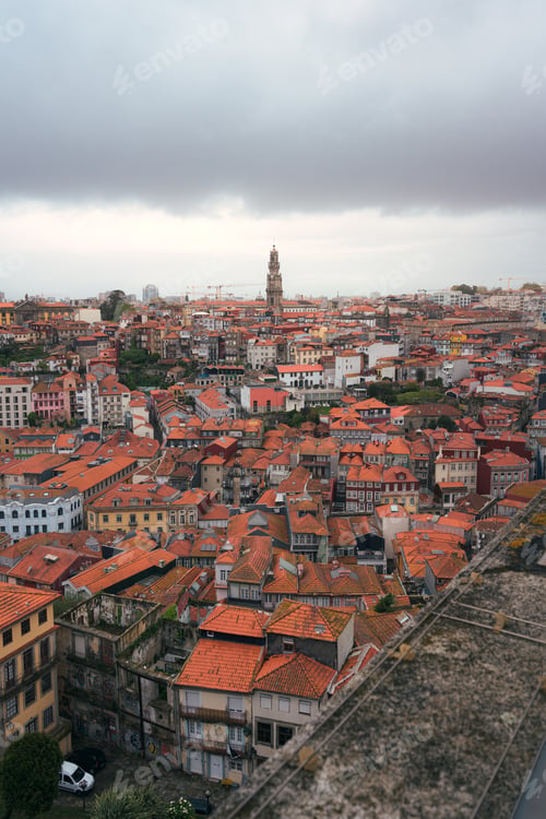 Preview: Overcast sky over the historic cityscape of Porto featuring the tower dos clerigos