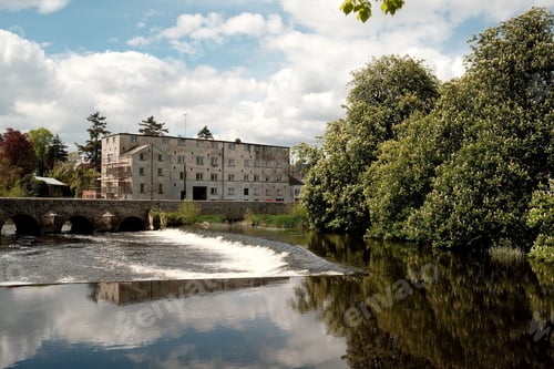 Preview: Scenic view of the sun shinning on the weir in Cahir, County Tipperary, Ireland