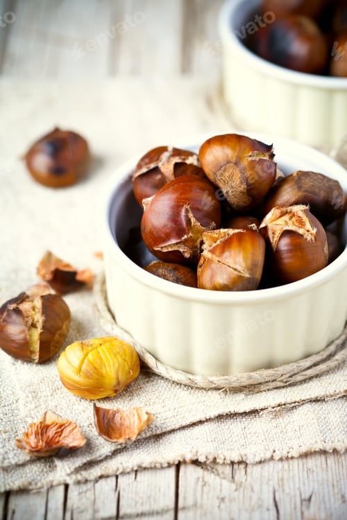 Preview: roasted chestnuts in bowls