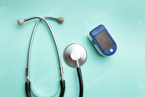 Preview: diagnostics of coronaviruses and pneumonia device heart rate monitor measures lung soturation and