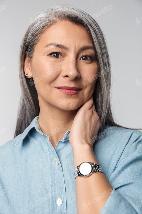 Preview: Portrait of an elegant beautiful mature lady