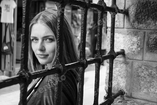 Preview: Grayscale shot of an attractive stylish female