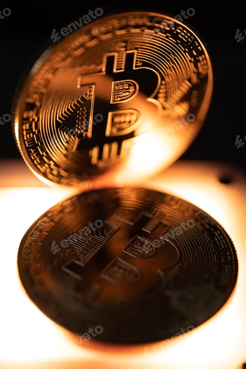 Preview: Golden coin with bitcoin symbol